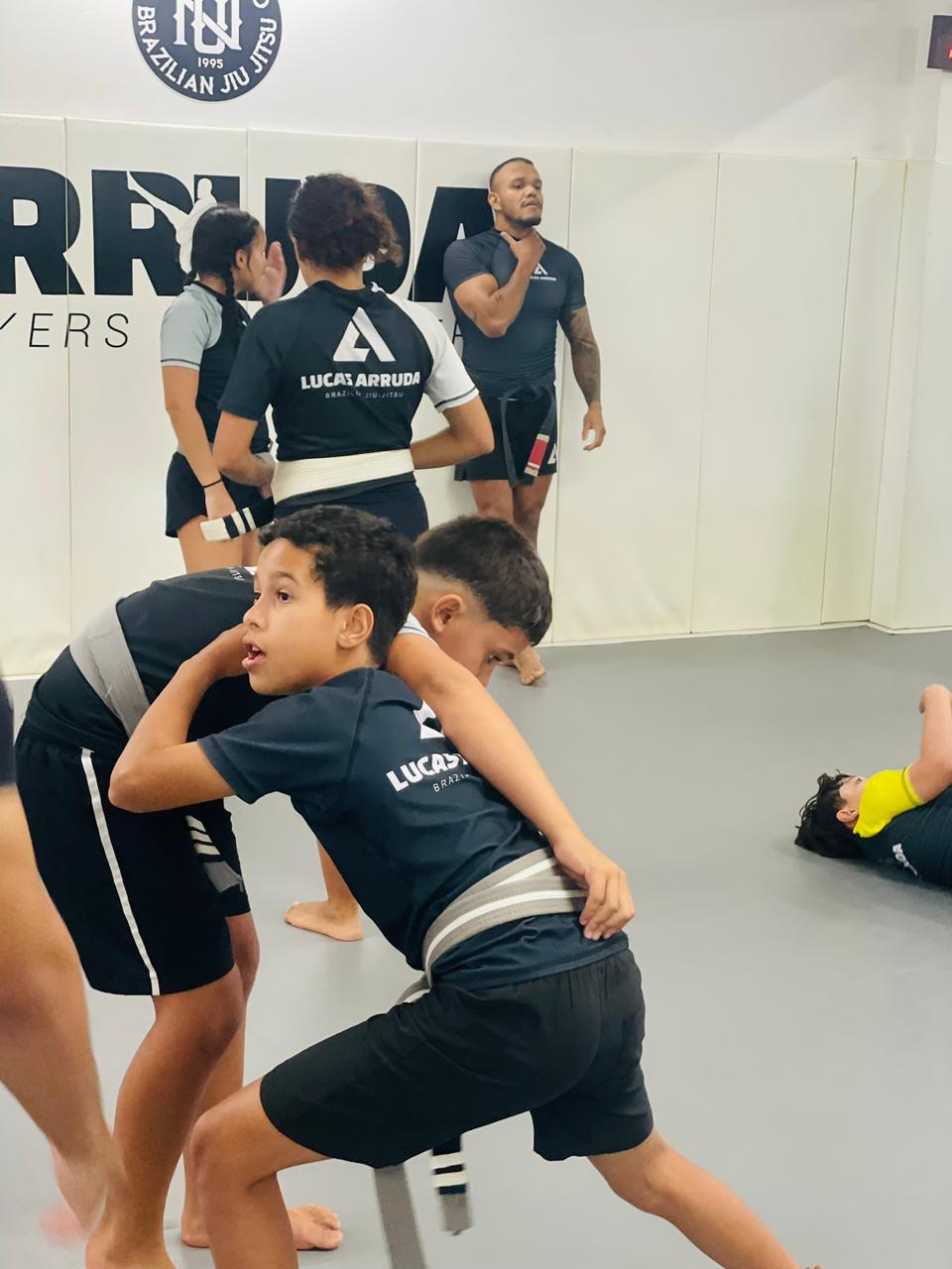Alunos da BAZE Academy em treino